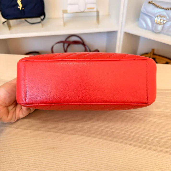 Chanel Red Quilted Lambskin Diagonal Camera Bag Medium - Image 7