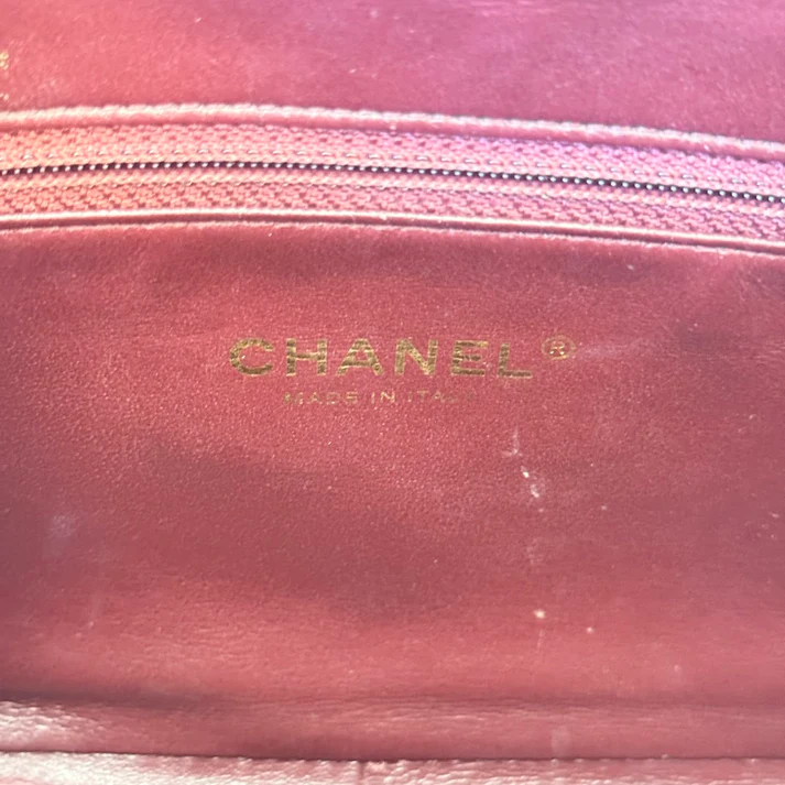 Chanel Red Quilted Lambskin Diagonal Camera Bag Medium - Image 15